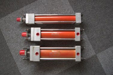 MOB 标準(zhun)型油缸(gāng)1